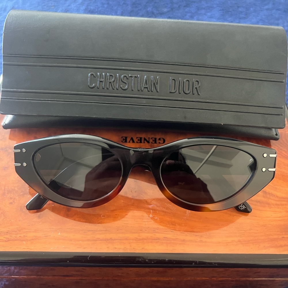 Christian Dior cat eye sun glasses